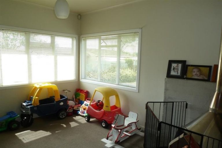 Photo of property in 47 Russell Road, Manurewa, Auckland, 2102