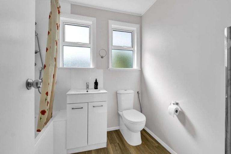 Photo of property in 1/324 Carrington Street, Vogeltown, New Plymouth, 4310