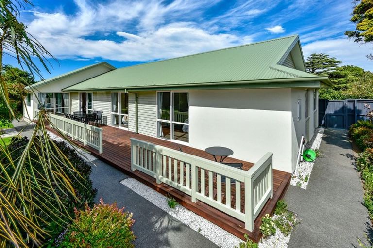 Photo of property in 33 Palmers Road, New Brighton, Christchurch, 8083