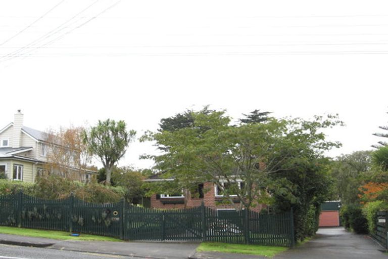 Photo of property in 68 Beach Road, Mellons Bay, Auckland, 2014