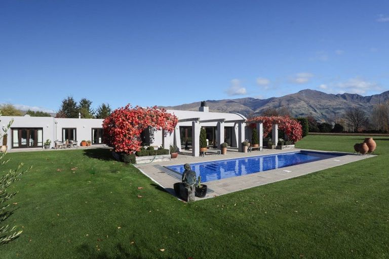 Photo of property in 20 Waimana Place, Wanaka, 9305