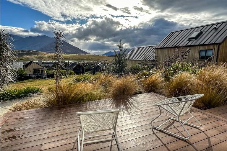 Photo of property in 7 Falconer Rise, Jacks Point, Queenstown, 9371