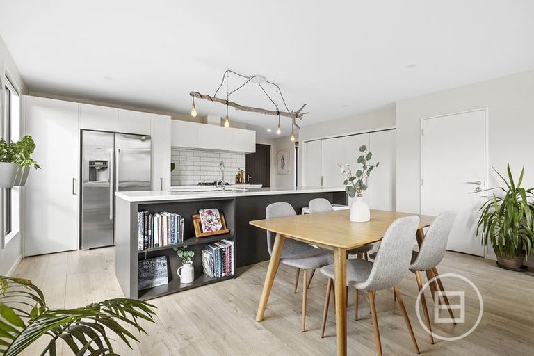 Photo of property in 16 Soudley Court, Jacks Point, Queenstown, 9371