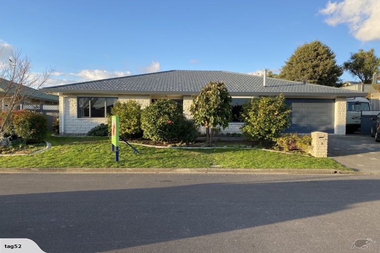 Photo of property in 3 Brookfield Place, Paraparaumu, 5032