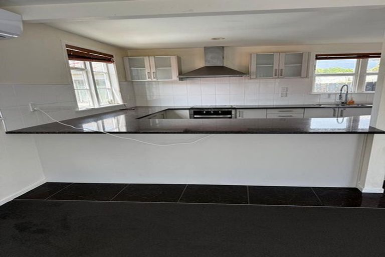 Photo of property in 2/18 Tahi Terrace, Glen Eden, Auckland, 0602