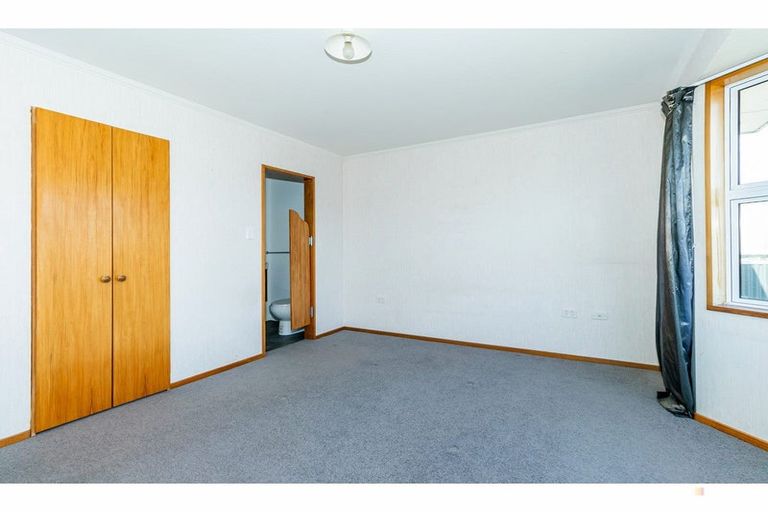 Photo of property in 19 Timaru Road, Waimate, 7924