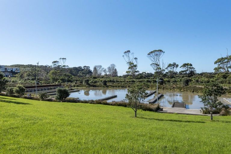 Photo of property in 109 Te Oneroa Way, Long Bay, Auckland, 0630