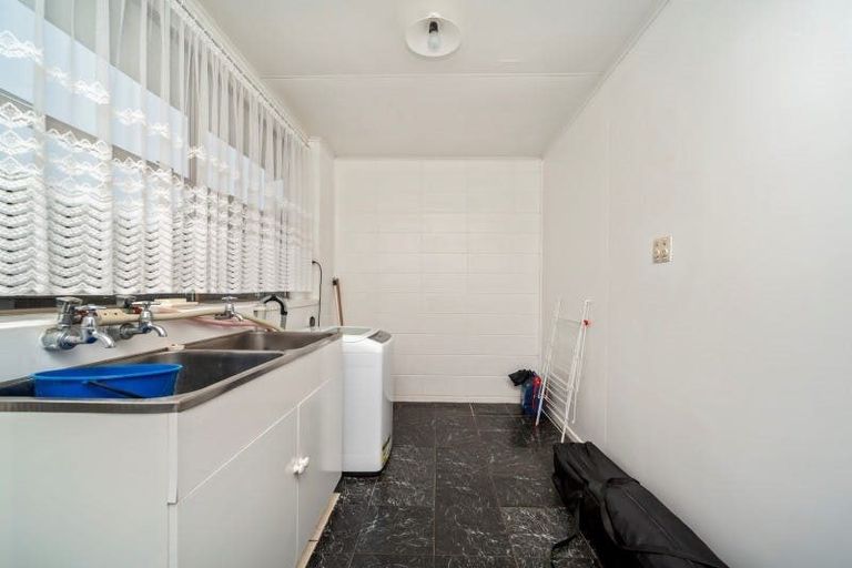 Photo of property in 182 Glover Road, Hawera, 4610