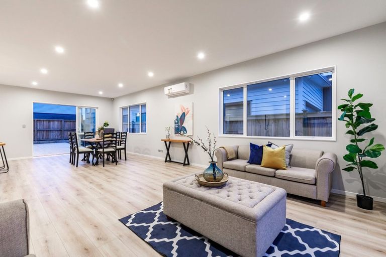 Photo of property in 10 Tarras Road, Kumeu, 0810