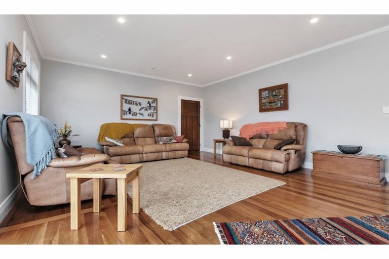 Photo of property in 1 Cochrane Road, Hobsonville, Auckland, 0616