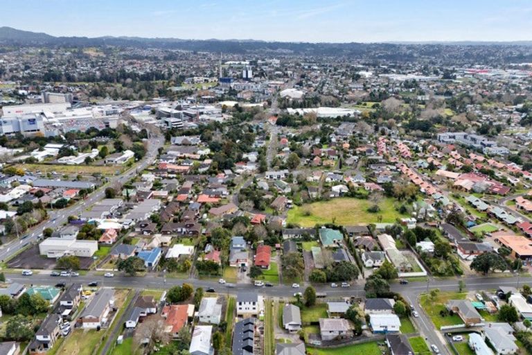 Photo of property in 19 Mcleod Road, Henderson, Auckland, 0612