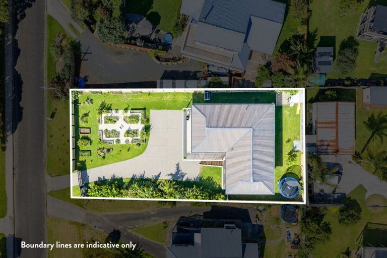 Photo of property in 8 Taipari Avenue, Raglan, 3225