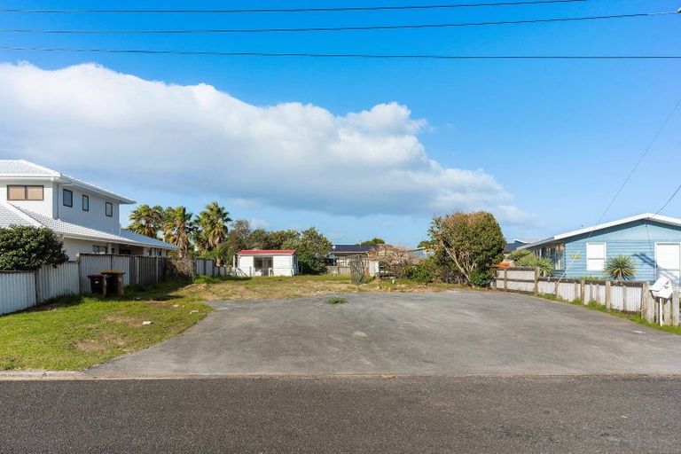 Photo of property in 210 Hauturu Street, Whangamata, 3620