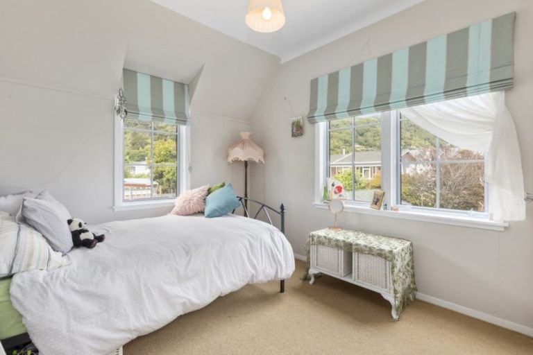 Photo of property in 13 Miro Street, Eastbourne, Lower Hutt, 5013