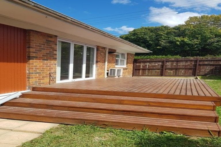 Photo of property in 1/162 Onewa Road, Northcote, Auckland, 0627