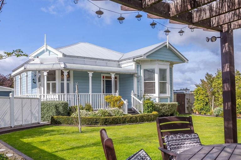 Photo of property in 32a Esther Street, Martinborough, 5711