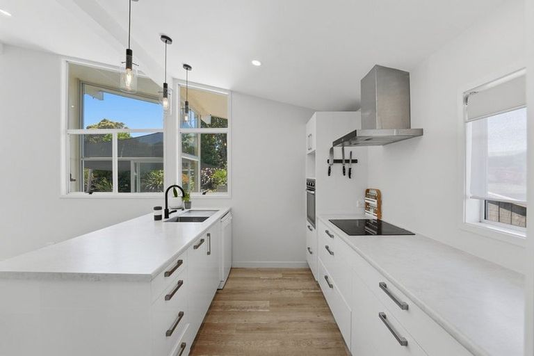 Photo of property in 9 Bronte Place, Whalers Gate, New Plymouth, 4310