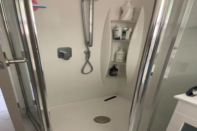 Photo of property in 91 Akaroa Drive, Maupuia, Wellington, 6022