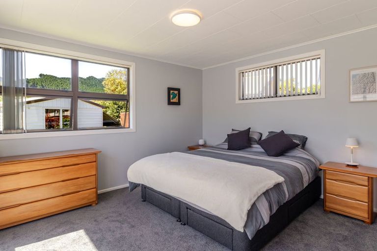 Photo of property in 150 Tilley Road, Paekakariki, 5034