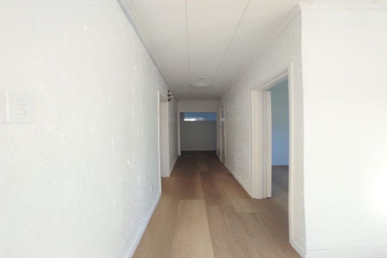 Photo of property in 34 Kohekohe Street, New Lynn, Auckland, 0600