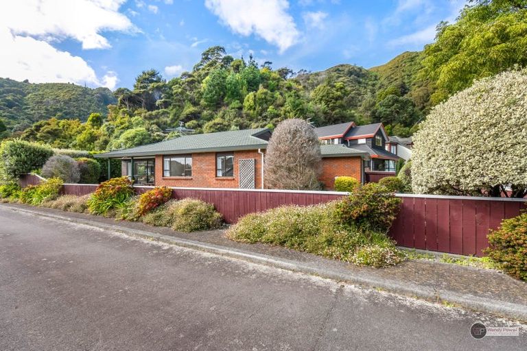 Photo of property in 31 Tyndall Street, Waiwhetu, Lower Hutt, 5010