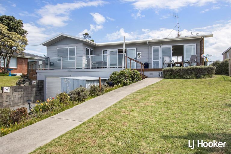 Photo of property in 126 Seaforth Road, Waihi Beach, 3611