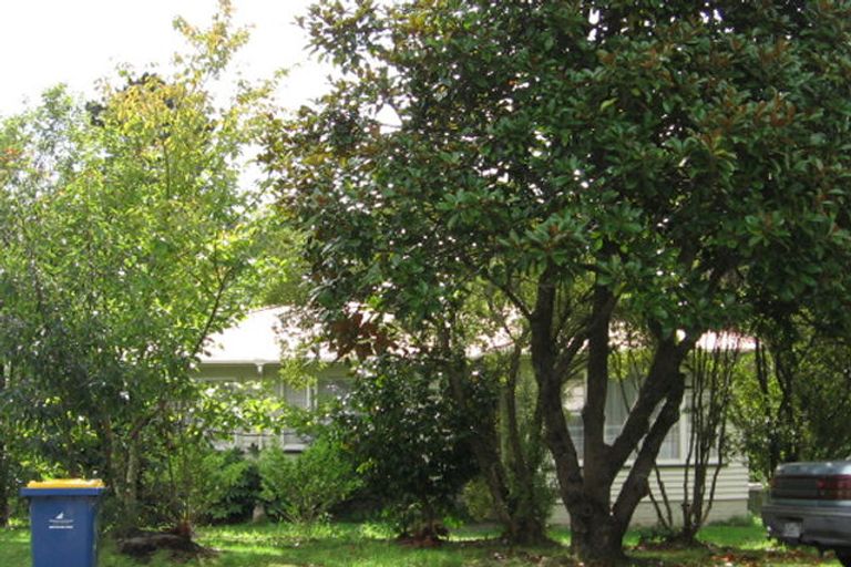 Photo of property in 1/8 Woodside Road, Massey, Auckland, 0614