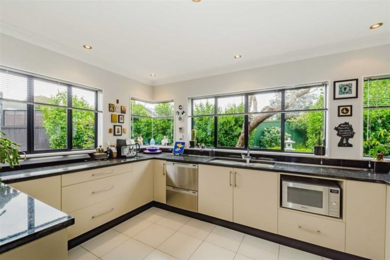 Photo of property in 1b Arawa Street, Raumati Beach, Paraparaumu, 5032