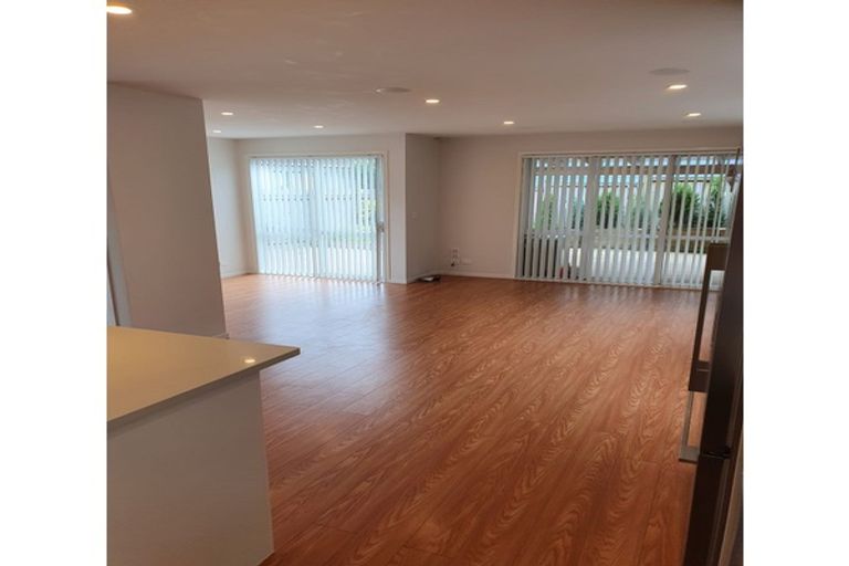 Photo of property in 29/7 Neal Avenue, Glenfield, Auckland, 0629