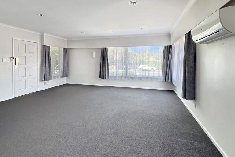 Photo of property in 1/111 Shakespeare Road, Milford, Auckland, 0620