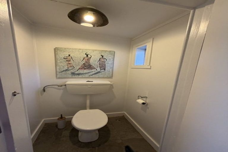 Photo of property in 113 Mangorei Road, Merrilands, New Plymouth, 4312