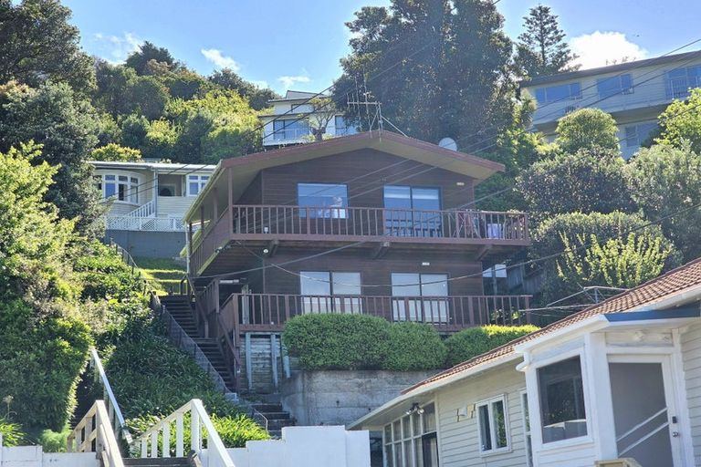 Photo of property in 34a Severn Street, Island Bay, Wellington, 6023