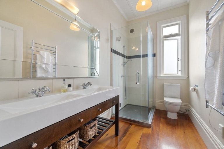 Photo of property in 75 Vauxhall Road, Devonport, Auckland, 0624