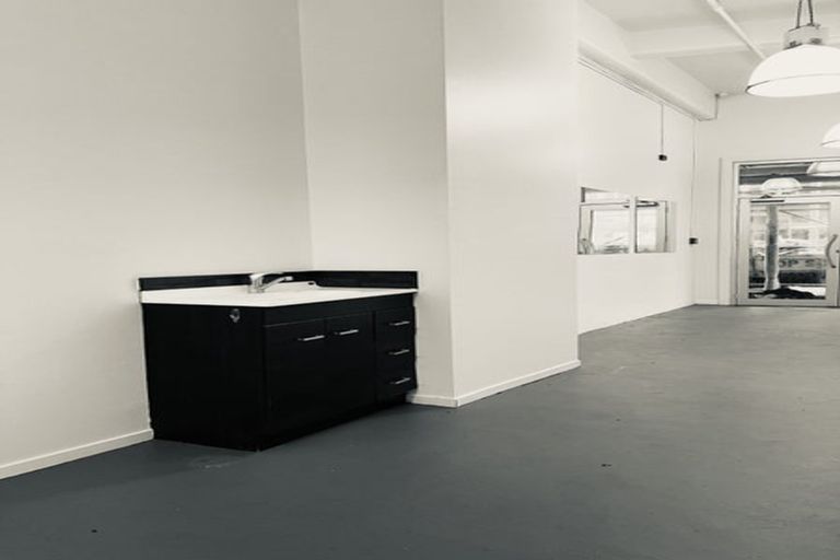 Photo of property in Orange House/land Equity, 6/182 Wakefield Street, Te Aro, Wellington, 6011