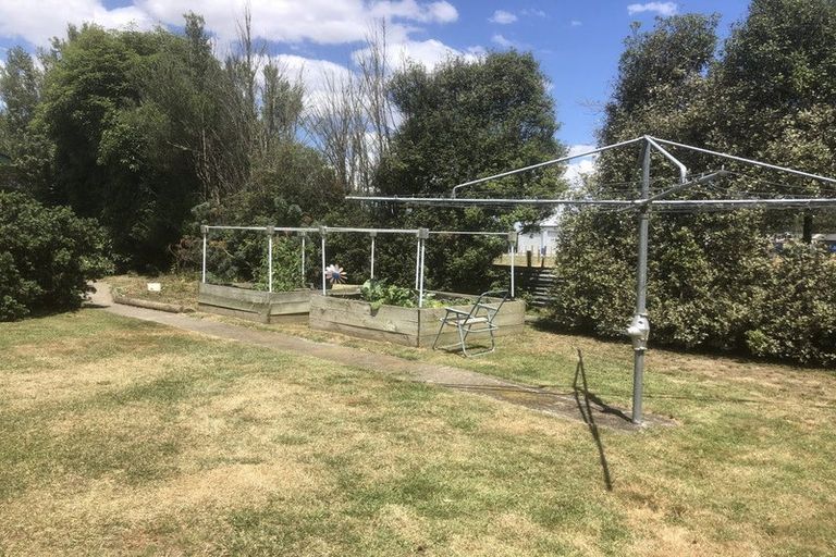 Photo of property in 16 Douglas Road, Waipukurau, 4200