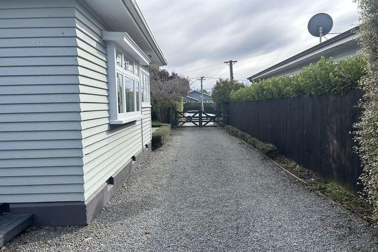 Photo of property in 172 Weston Road, St Albans, Christchurch, 8052