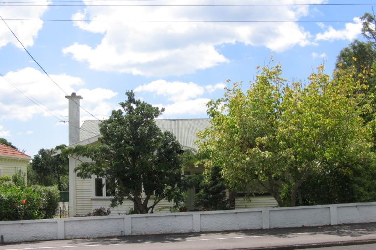 Photo of property in 130 Calliope Road, Stanley Point, Auckland, 0624