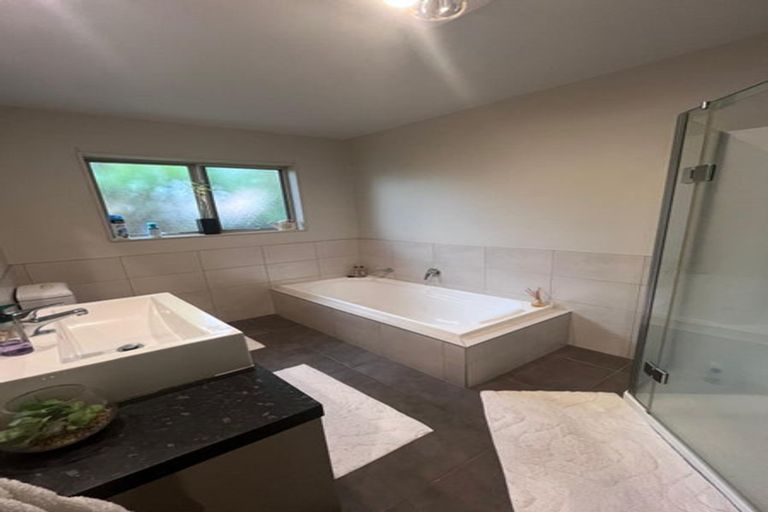 Photo of property in 10 Chard Place, Flat Bush, Auckland, 2016