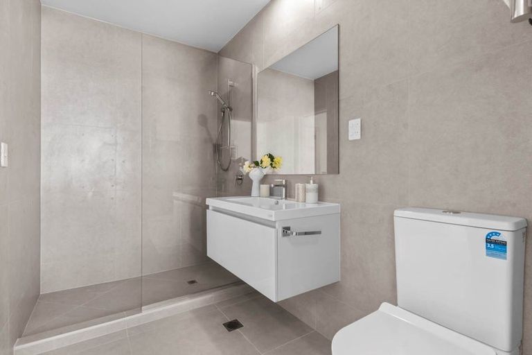 Photo of property in 54 Waipuhinui Way, Wiri, Auckland, 2104