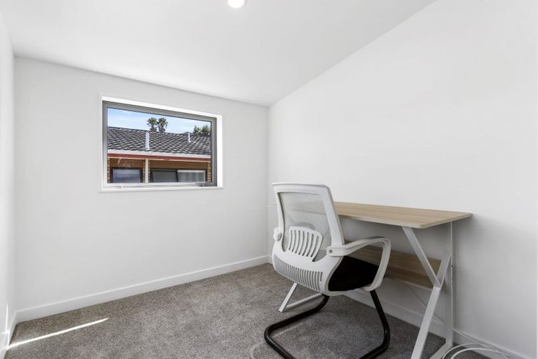 Photo of property in 32d Gulf View Road, Murrays Bay, Auckland, 0630