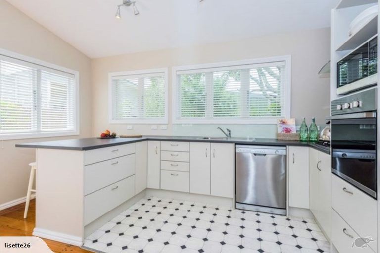 Photo of property in 34 Mozeley Avenue, Devonport, Auckland, 0624