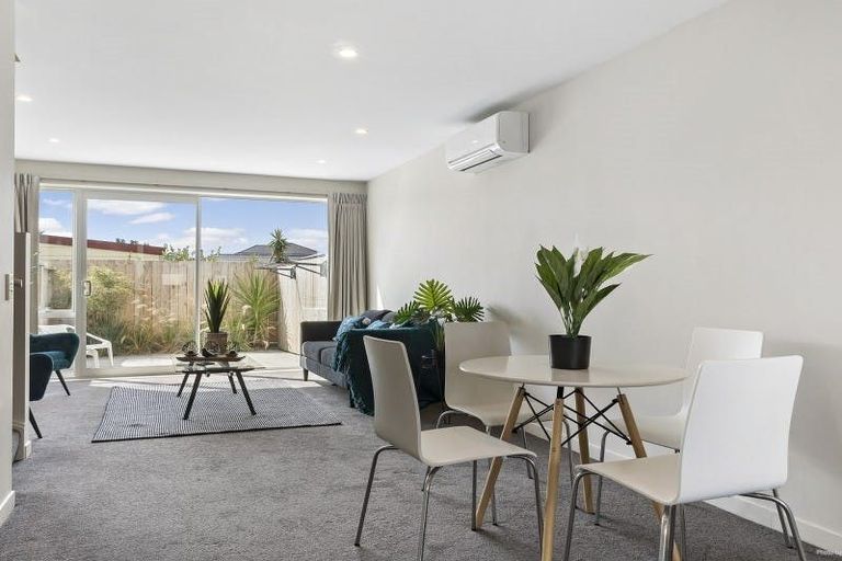 Photo of property in 6/2 Stone Street, Miramar, Wellington, 6022