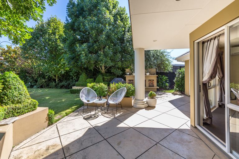 Photo of property in 6 Leabridge Mews, Harewood, Christchurch, 8051