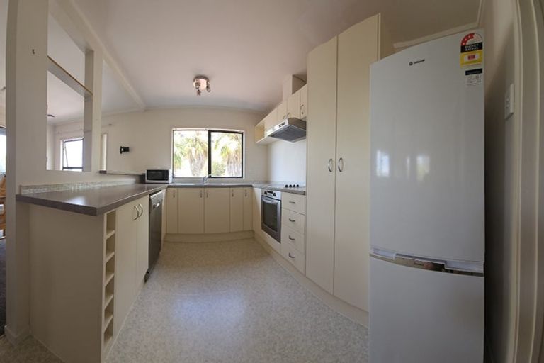 Photo of property in 1/32 Palliser Lane, Browns Bay, Auckland, 0630