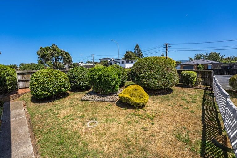 Photo of property in 10 Walton Road, Paraparaumu Beach, Paraparaumu, 5032