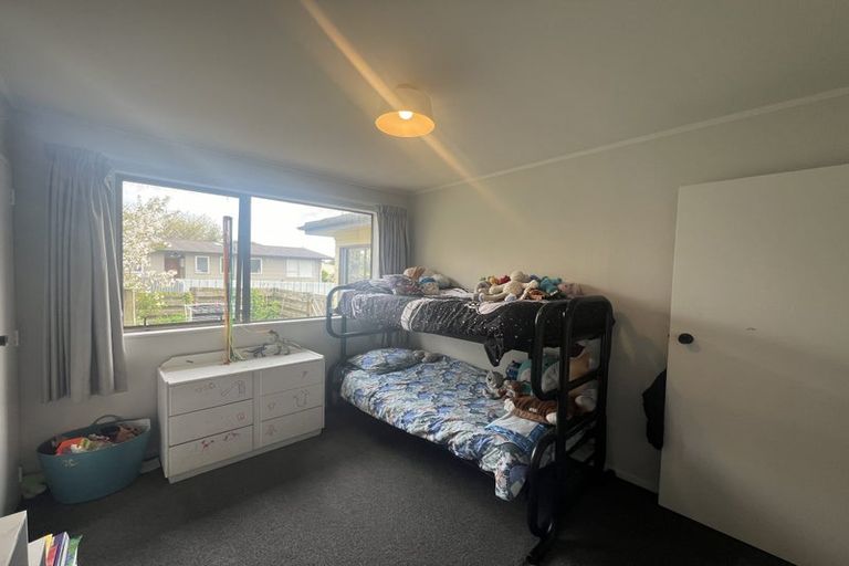 Photo of property in 12 Escort Grove, Awapuni, Palmerston North, 4412