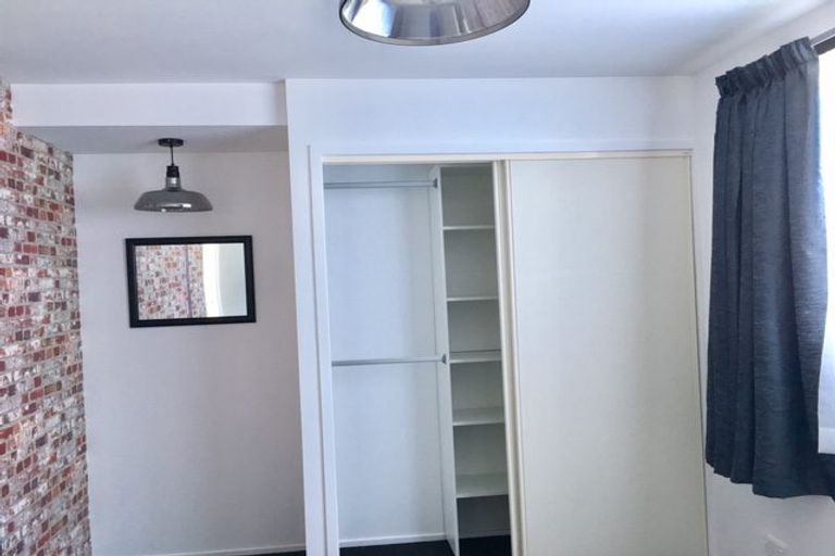 Photo of property in 27 Sunset Road, Totara Vale, Auckland, 0632