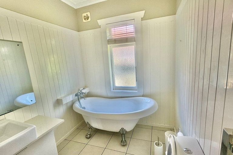 Photo of property in 53 Aramoana Avenue, Devonport, Auckland, 0624