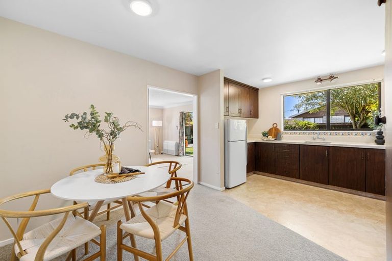 Photo of property in 2/127 Reynolds Avenue, Bishopdale, Christchurch, 8053