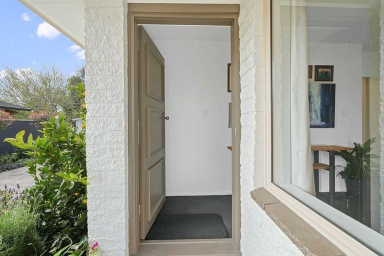 Photo of property in 28 Oldham Crescent, Halswell, Christchurch, 8025